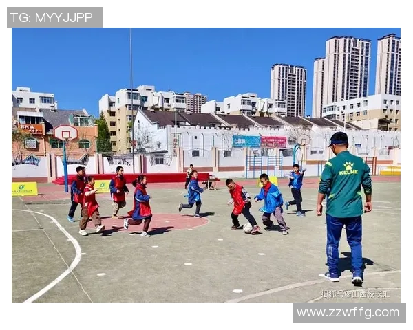 球星化身老顽童再战绿茵演绎别样足球激情 球星化身老顽童再战绿茵演绎别样足球激情